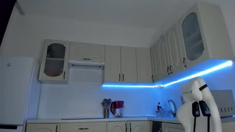 Kim Oberlin online show from February 7, 6:00 pm