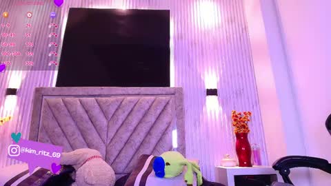 Kim  online show from May 29, 2:09 am