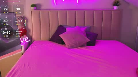 kimberlly_smith online show from April 2, 11:44 pm