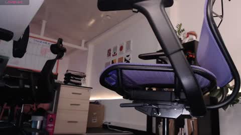 Kimberly 1200-1900 GMT-5 online show from June 12, 9:03 pm