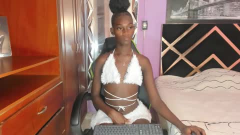 Snapshot of kimberly_ebonny chatting on October 24, 2:18 pm kimberly_ebonny online show from October 24, 2:18 pm
