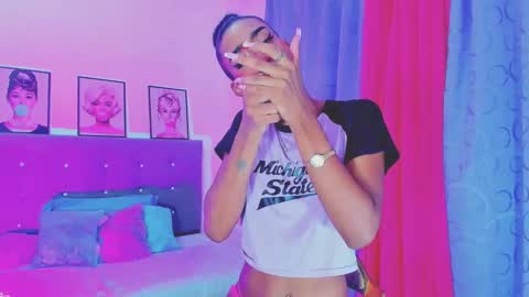 Your Queen KIM online show from January 26, 5:55 pm