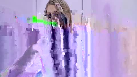 kimberly_thonson online show from April 2, 11:33 pm