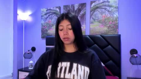 Kimberly Villalobos online show from December 1, 11:30 am