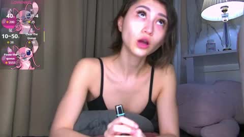 kimdessire online show from April 18, 7:58 pm