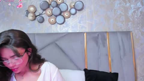  KIM  online show from March 1, 2:48 am