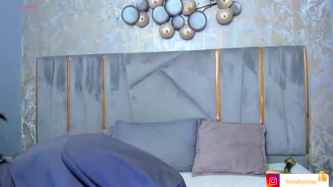  KIM  online show from October 9, 3:12 am