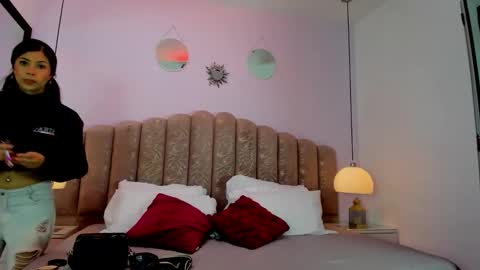 kimluna1 online show from March 25, 11:39 am