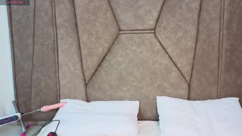 kimm_jones online show from November 21, 9:57 pm