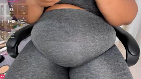 Snapshot of kimmie_kaboom_ chatting on October 7, 7:21 pm Karla online show from October 7, 7:21 pm