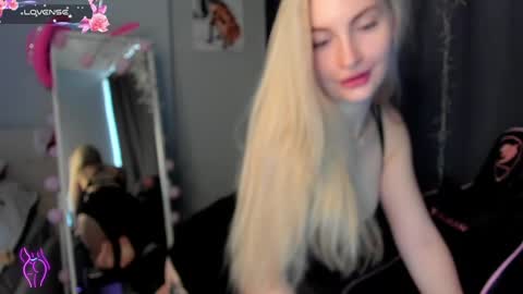 kimmy1_powell online show from May 4, 3:46 am