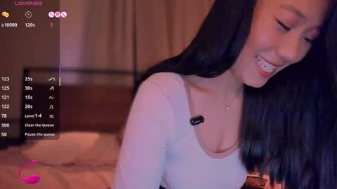 Lo online show from October 17, 6:34 pm