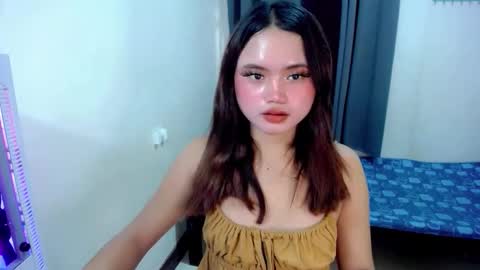 kim ejara online show from March 3, 1:01 am