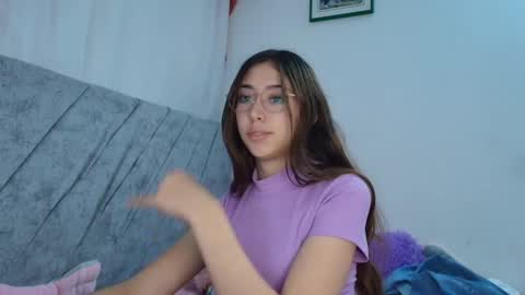 Snapshot of kimmy_veggaa chatting on September 28, 12:41 am kimm online show from September 28, 12:41 am