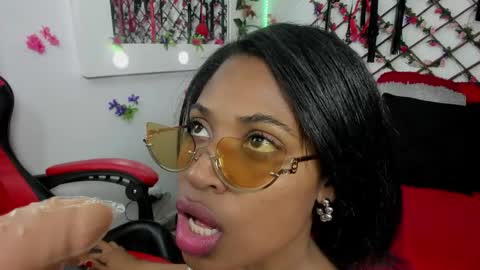 kimmy_wold online show from May 28, 1:31 pm