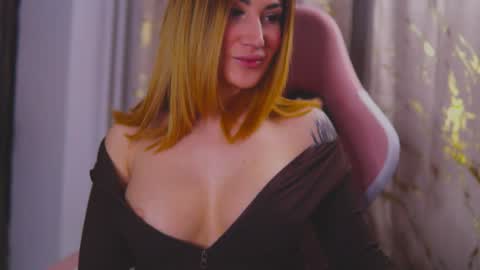 KimSkye online show from February 7, 12:42 am