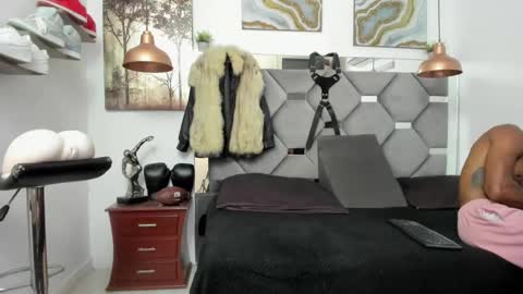 HOT MEN BLACK online show from January 30, 11:44 am