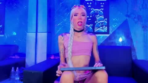 king_hot26 online show from May 28, 1:09 pm