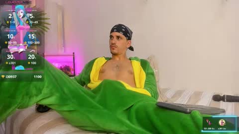 Snapshot of king_voy chatting on October 19, 10:36 pm king voy online show from October 19, 10:36 pm