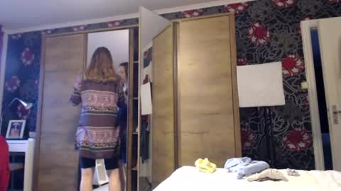 sexysexyhotwetpinkredpussy online show from July 12, 8:45 pm