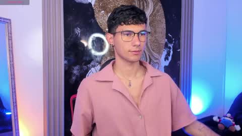  A L E X  online show from April 8, 3:42 am