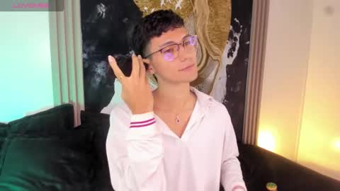  A L E X  online show from March 19, 2:17 am