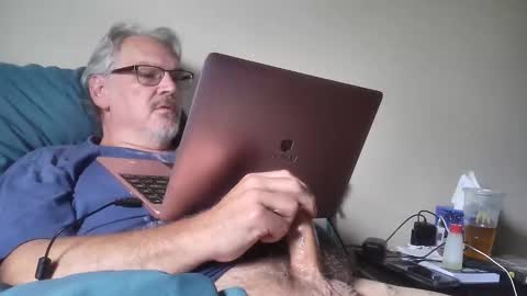 kingtongue10 online show from May 29, 7:45 pm