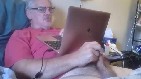 kingtongue10 online show from May 9, 12:44 pm