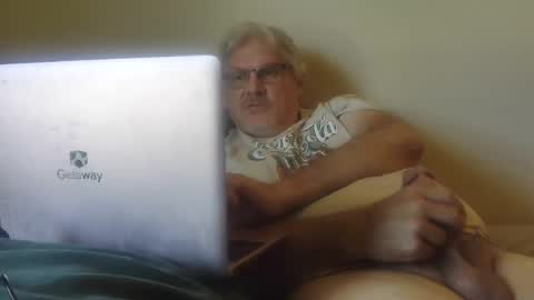 kingtongue10 online show from May 14, 7:56 pm
