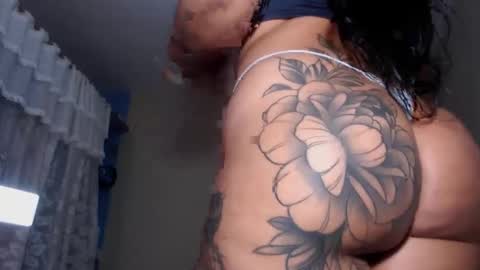 kinky_eli_ online show from December 4, 4:50 pm