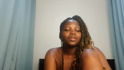 Lola online show from November 2, 9:04 pm