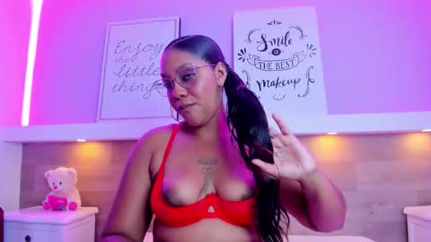 Thifanny  online show from March 4, 12:24 pm