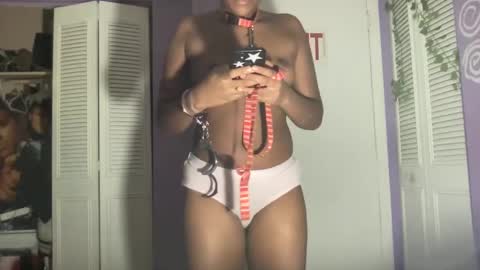 Snapshot of kinkykittee chatting on December 6, 10:44 am Bunniii online show from December 6, 10:44 am