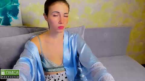 Kira  online show from March 2, 7:31 pm