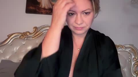 KiraDivine online show from September 18, 12:42 pm