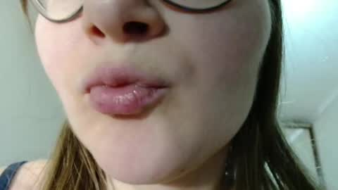 KiraGoldens online show from March 20, 3:28 pm