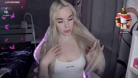 kirakrox online show from March 6, 9:58 pm