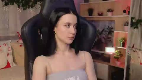Snapshot of kiralilime chatting on February 15, 4:23 pm Kira    online show from February 15, 4:23 pm
