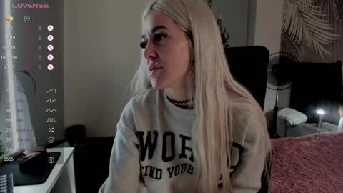 Kira online show from December 17, 1:45 am