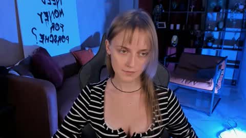 Kira online show from November 2, 5:35 pm