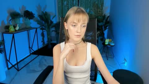 Kira online show from November 9, 5:37 pm