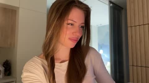 Kira online show from April 21, 1:07 pm