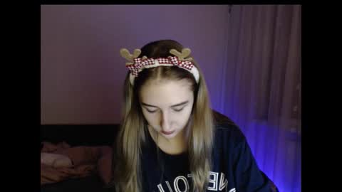 Snapshot of kisa____ chatting on December 24, 9:22 pm kisa____ online show from December 24, 9:22 pm