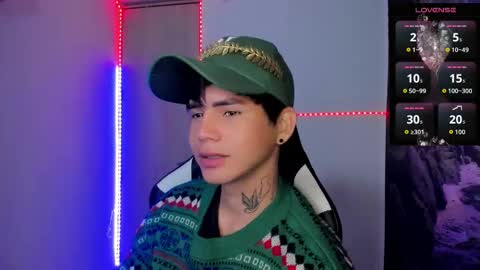 kiss_whitee online show from March 12, 2:59 am