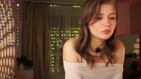 Lola online show from May 31, 7:48 pm