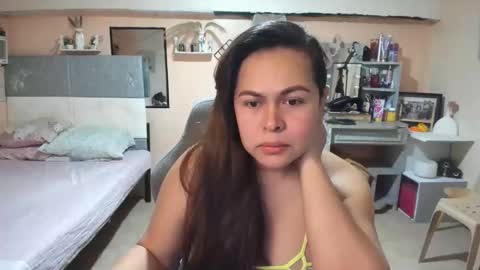 kissmeloves online show from February 3, 6:51 am