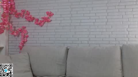 Tessa online show from March 25, 5:25 am