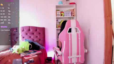 Lily online show from February 24, 9:09 pm