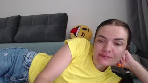 Im Amaia   Everyone Merry Christmas  online show from July 18, 9:11 am