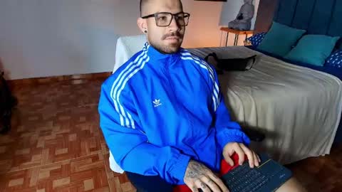 kite__ online show from April 21, 11:39 am